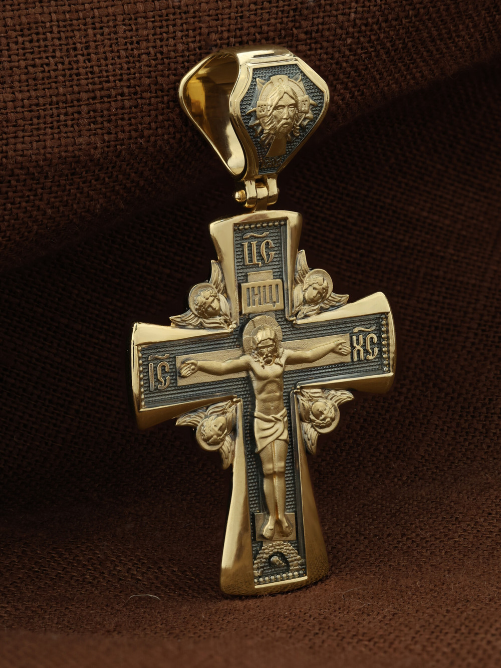 Крест из лимонного золота