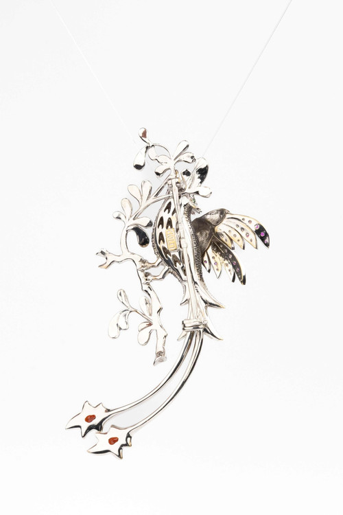 Брошь из белого золота c эмаль , фианитом и гранатом