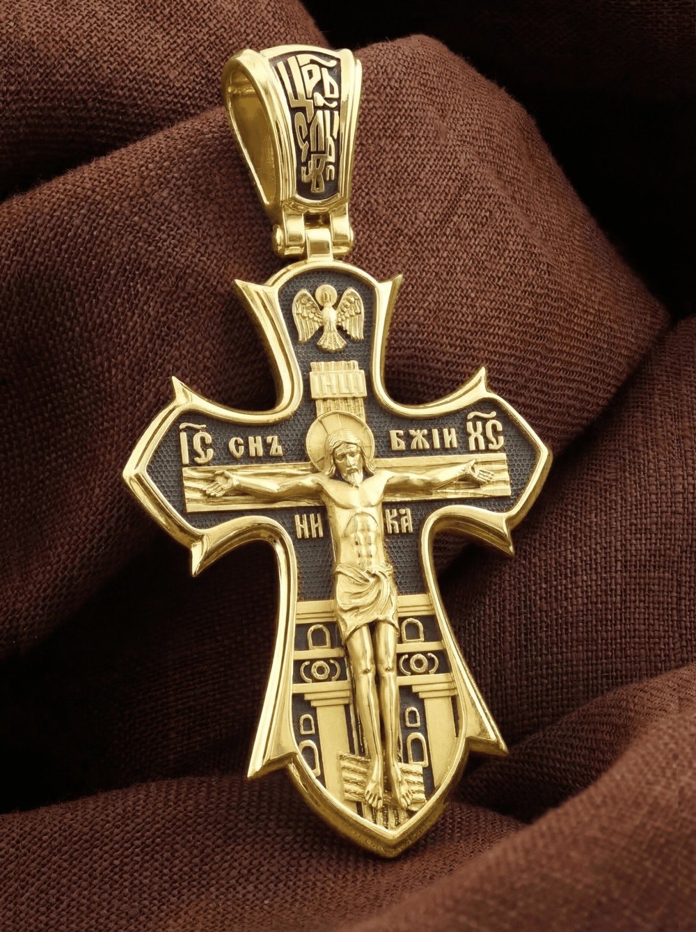 Крест из лимонного золота