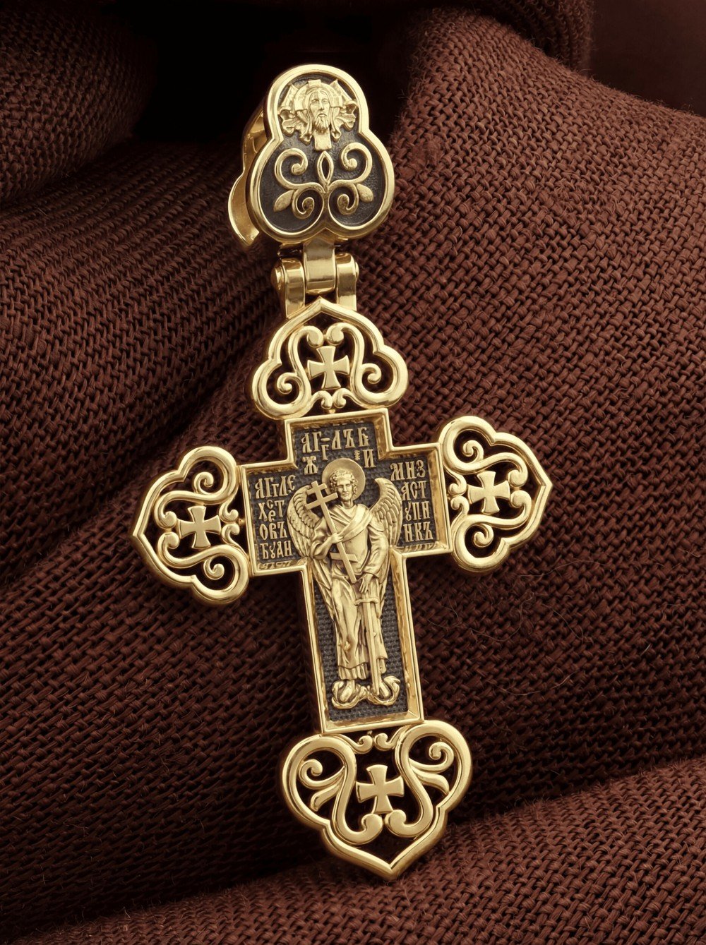 Крест из лимонного золота