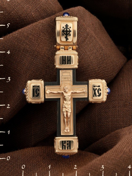 Крест из золота c эмаль , сапфиром и эбеновым деревом