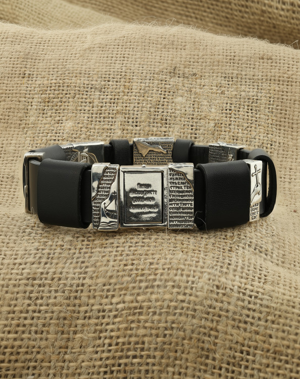 Браслет из серебра c кожаным шнурком