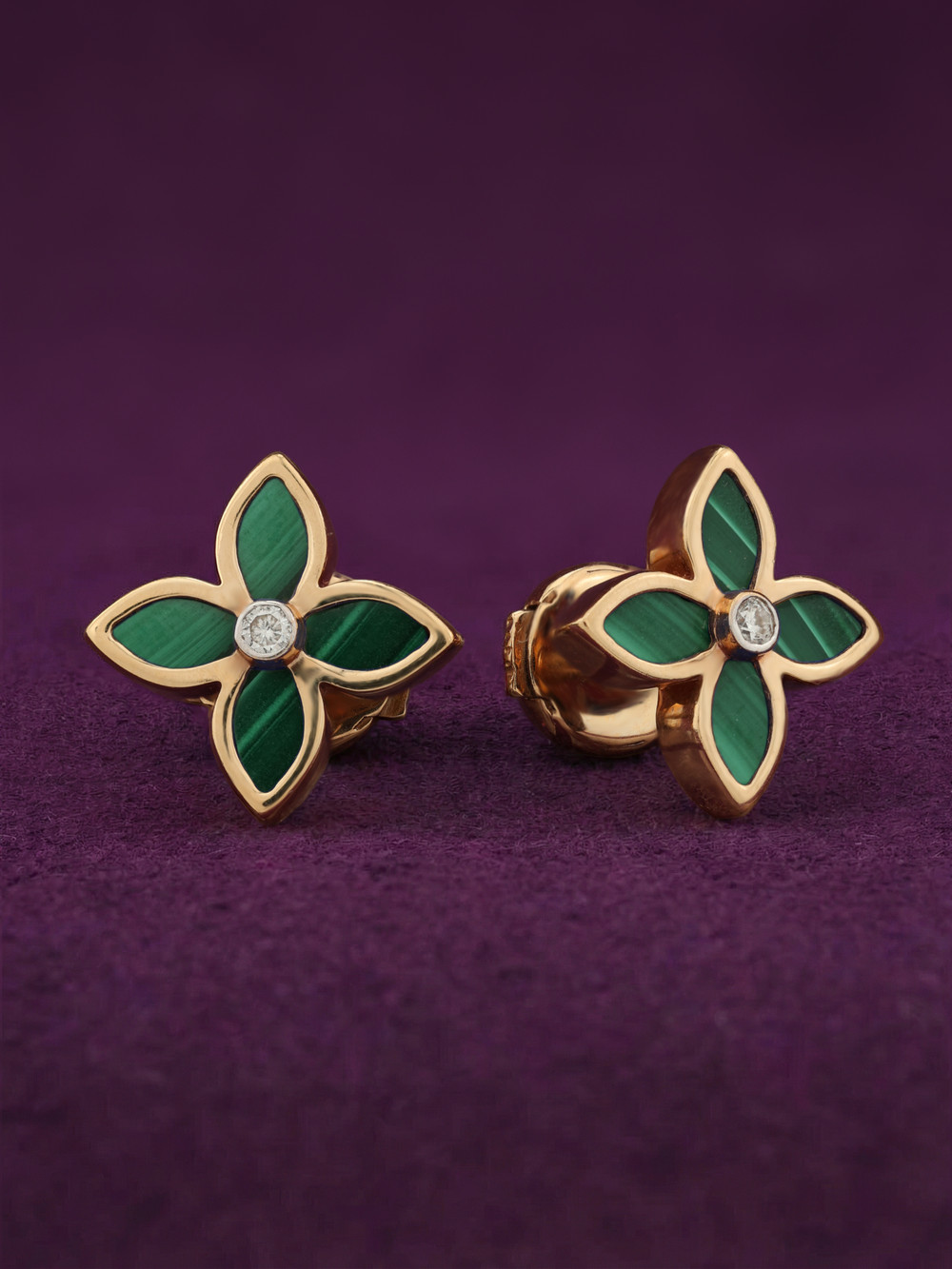 Серьги из золота c бриллиантами и малахитом