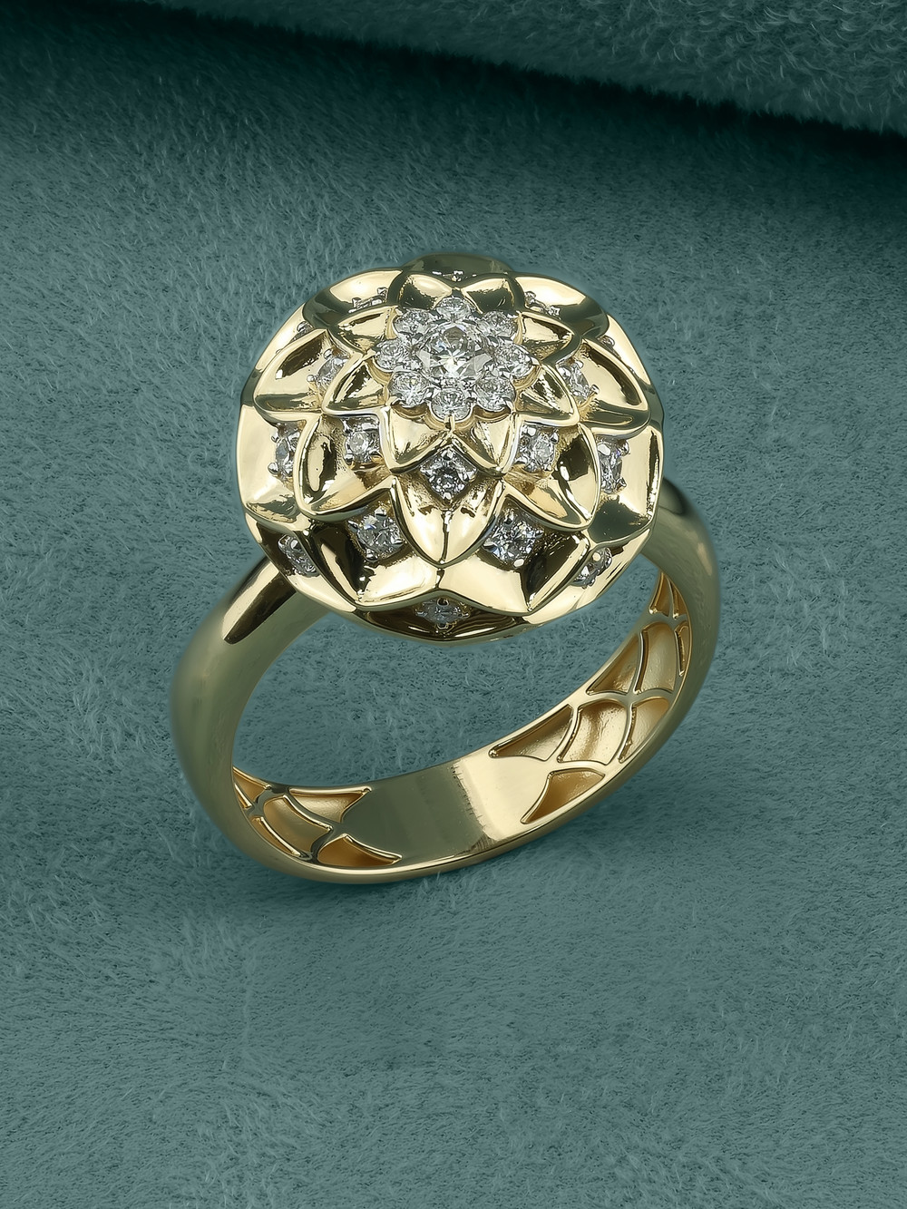 Кольцо из лимонного золота c бриллиантами