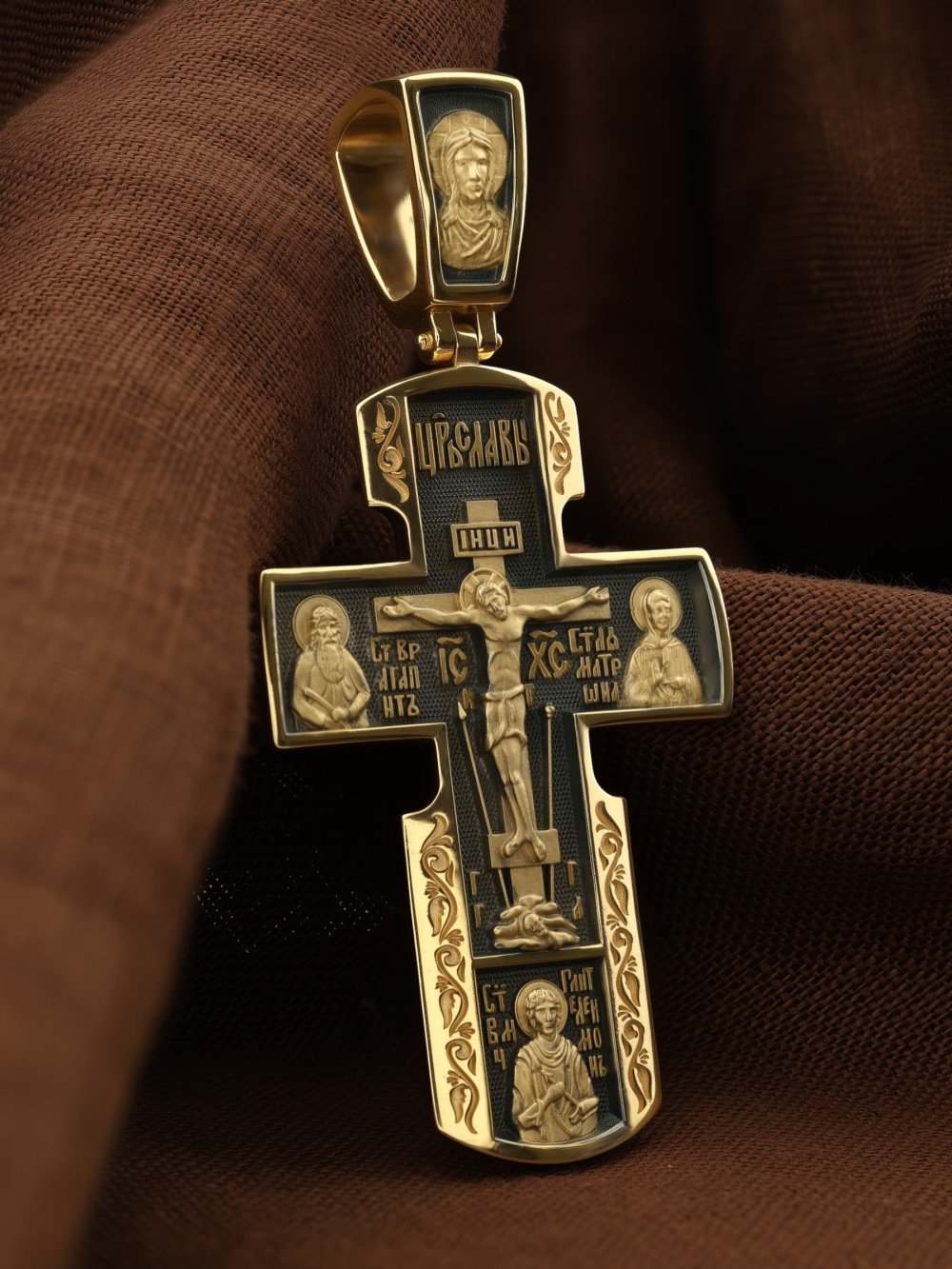 Крест из лимонного золота