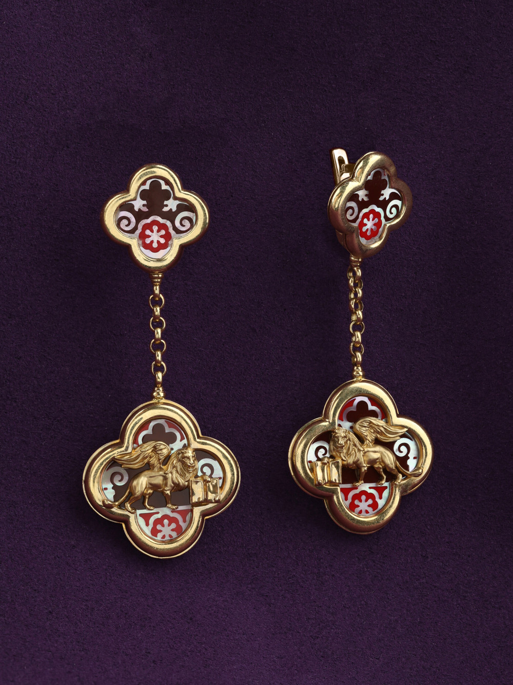 Серьги из лимонного золота c эмаль и перламутром