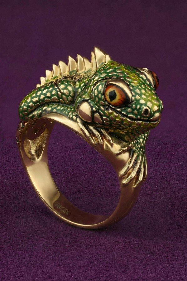 Кольцо из лимонного золота c эмалью и рубином