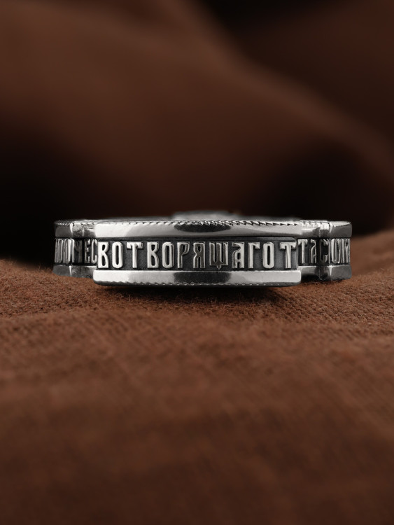 Крест из белого золота c эбеновым деревом