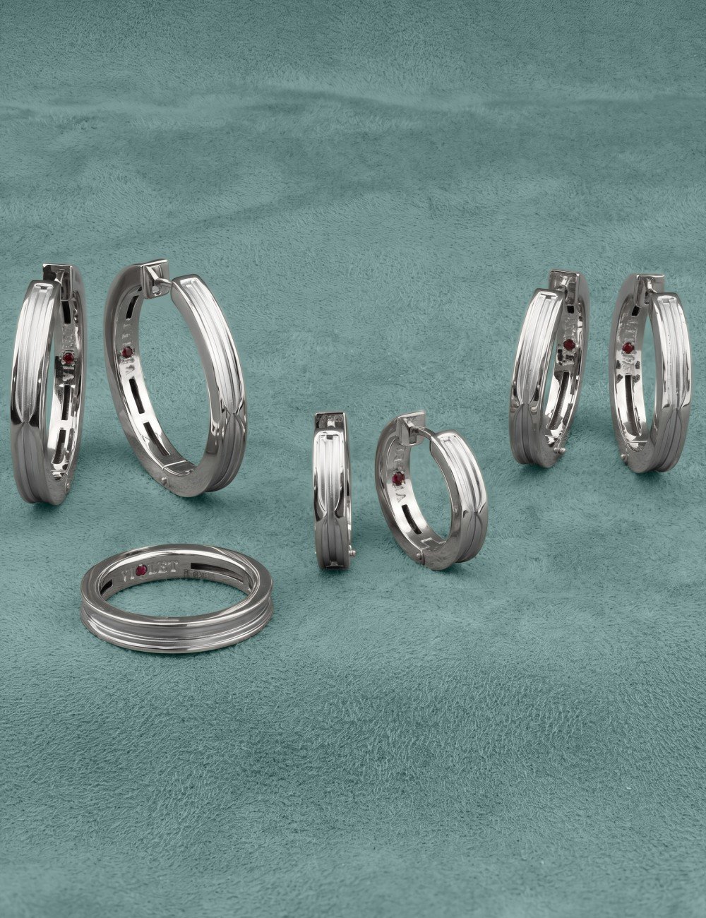 Серьги из белого золота c рубином