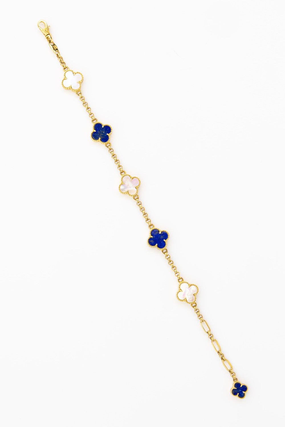 Браслет из лимонного золота c лазуритом и перламутром