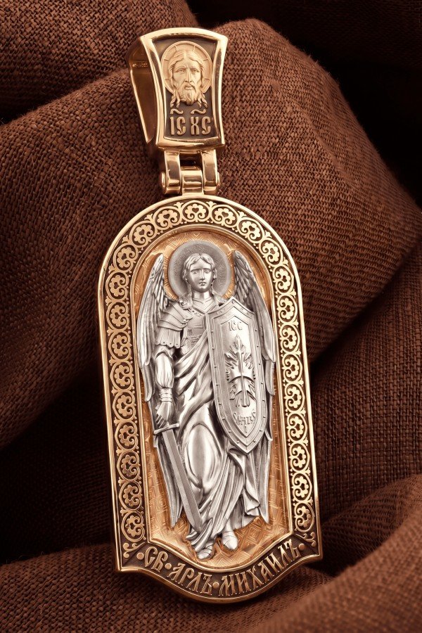 Образок из золота c эмалью