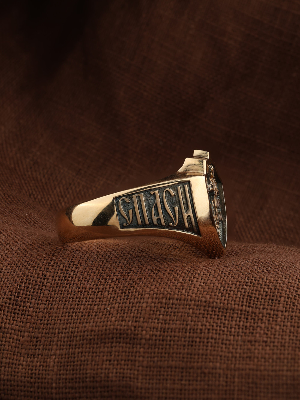 Кольцо из золота