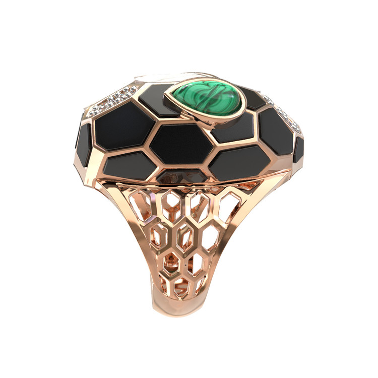 Кольцо из золота c бриллиантами, рубином, ониксом, малахитом и перламутром