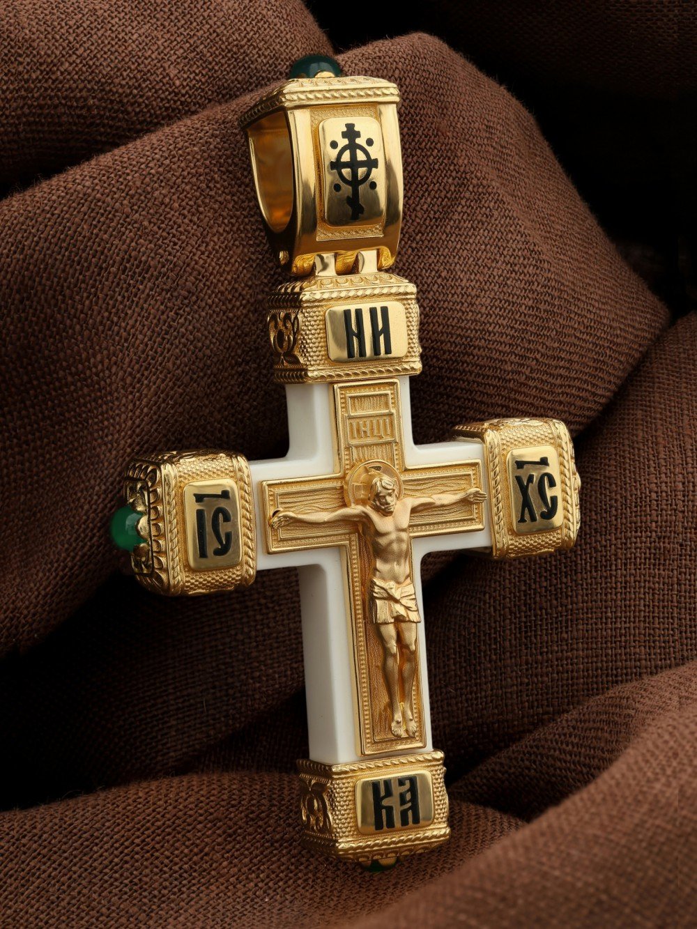 Крест из лимонного золота c эмаль , хризопразом и бивнем мамонта