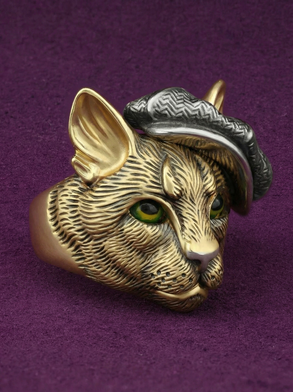 Кольцо из лимонного золота c эмаль