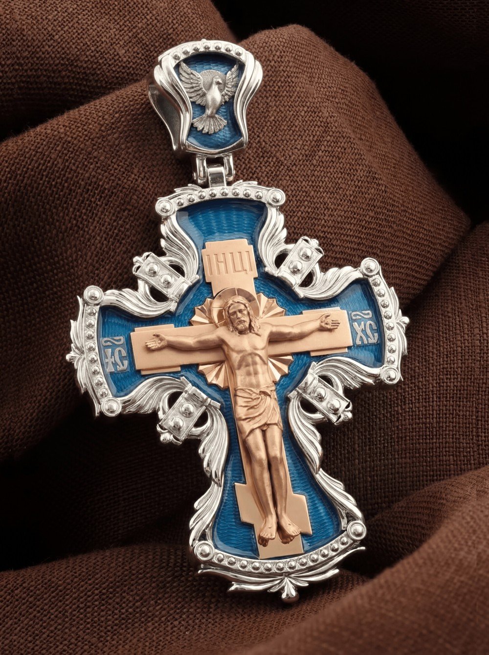 Крест из белого золота c эмаль