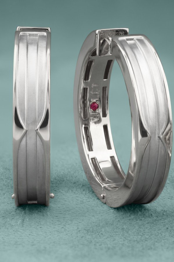 Серьги из белого золота c рубином