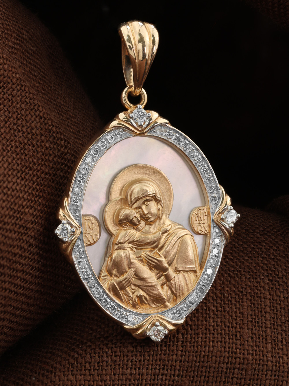 Образок из золота c бриллиантами и перламутром