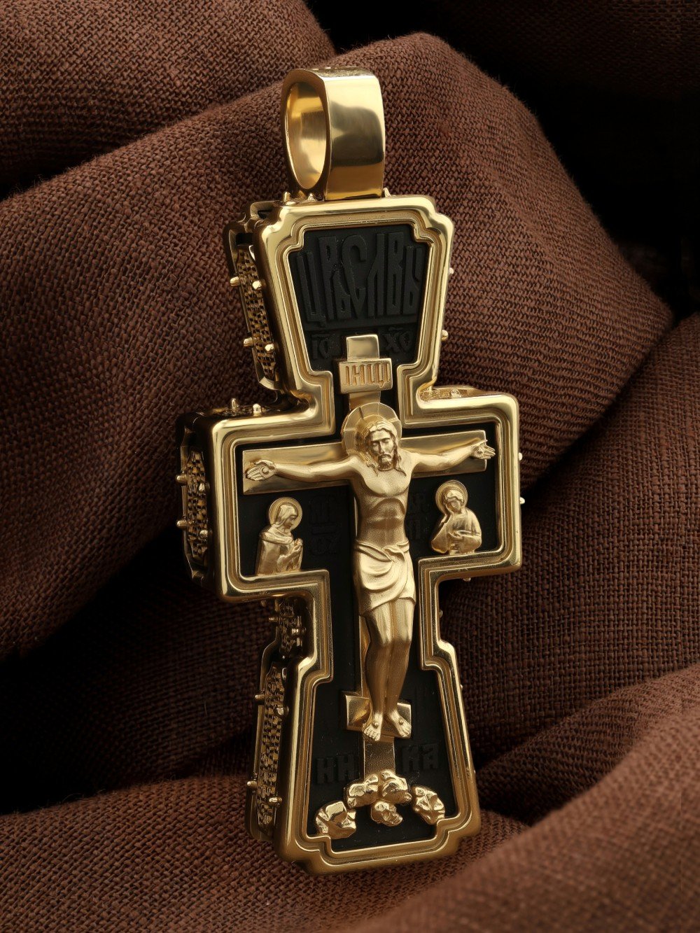 Крест из лимонного золота c эбеновым деревом