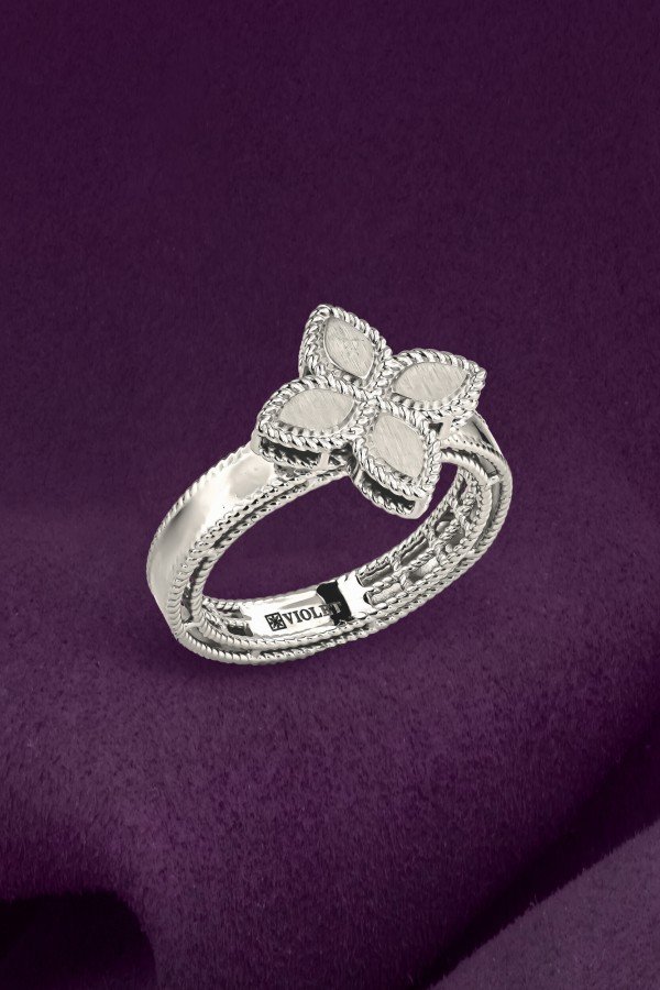 Кольцо из белого золота