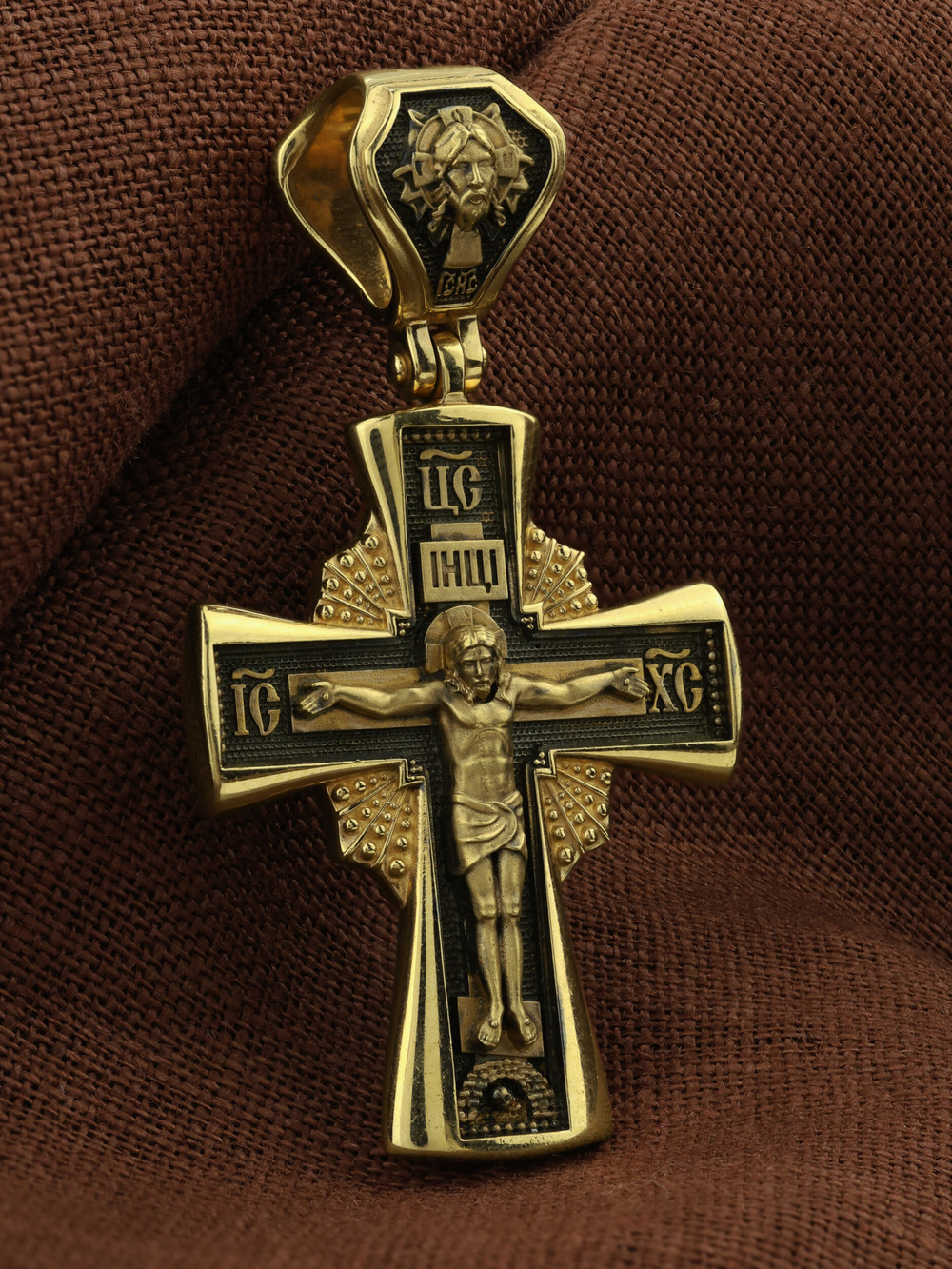 Крест из лимонного золота