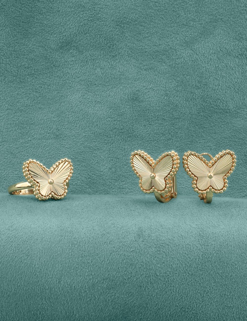 Кольцо из золота c рубином