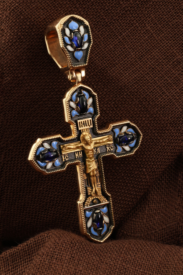 Крест из золота c эмаль и сапфиром