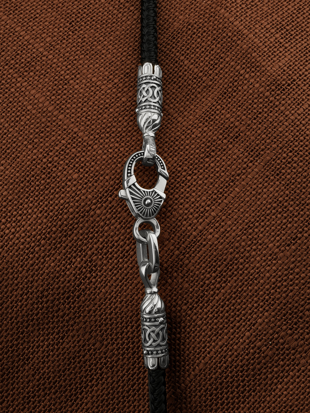 Шнурок шёлковый из белого золота c шёлковым шнурком