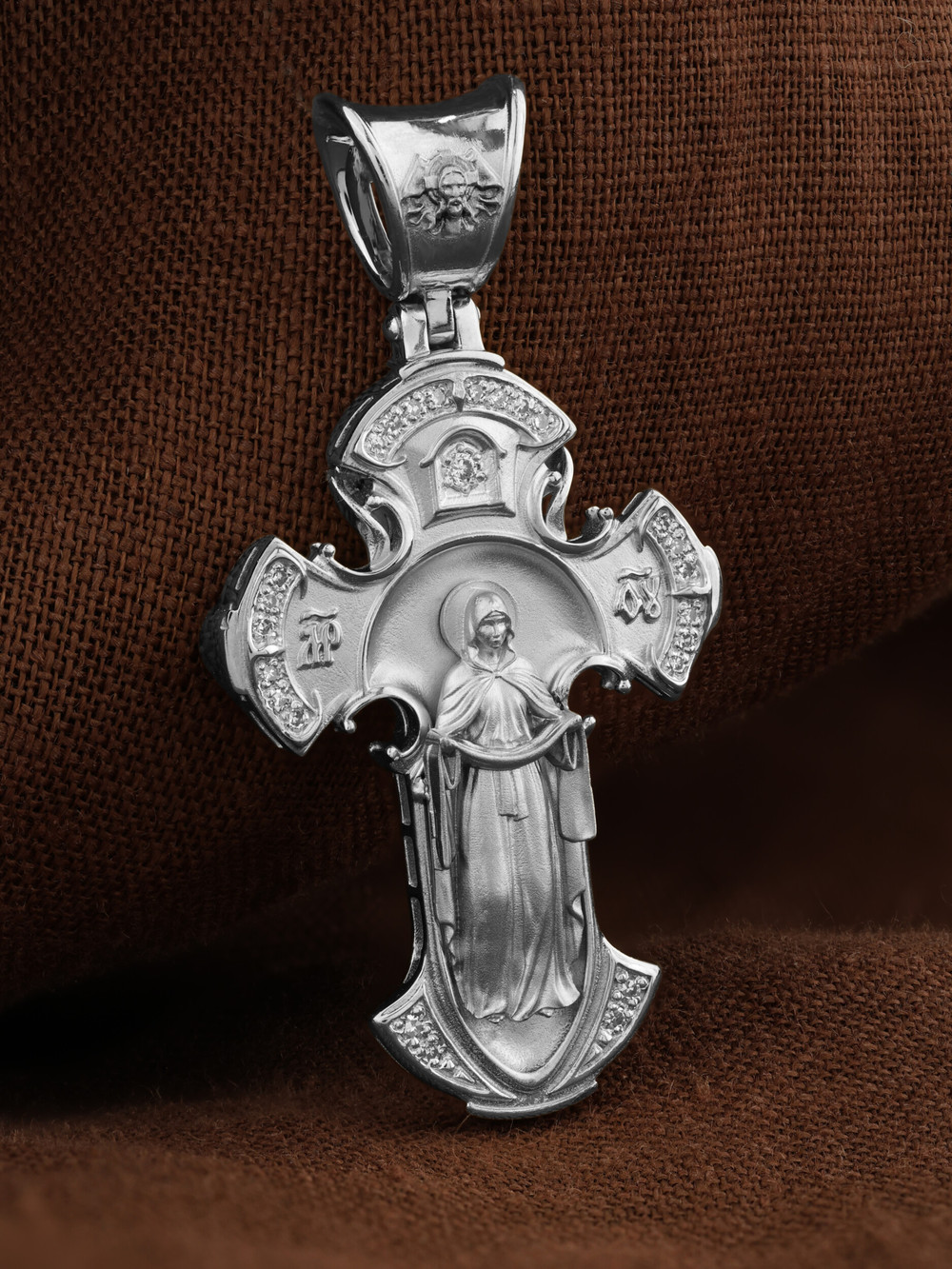 Крест из белого золота c бриллиантами