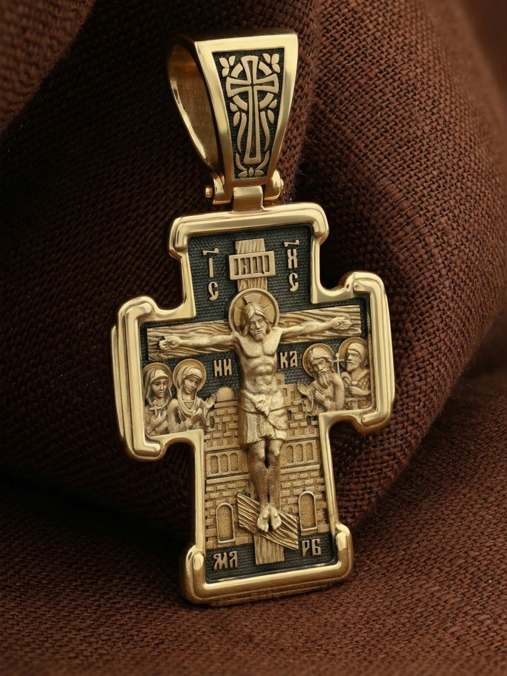 Крест из лимонного золота