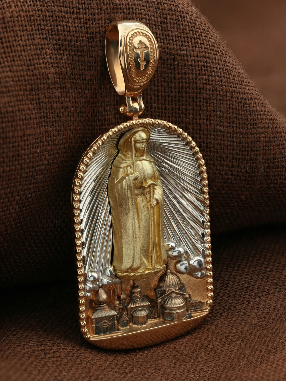 Образок из золота c эмаль