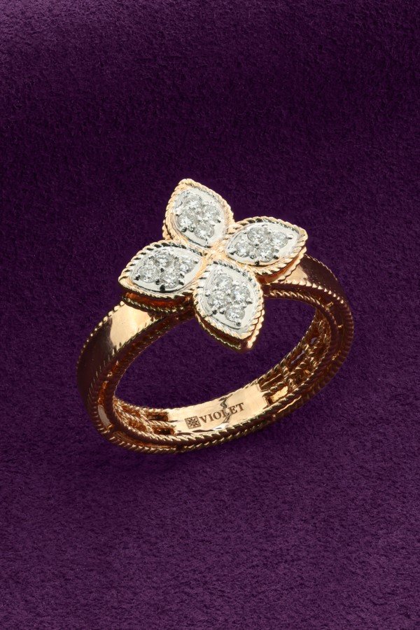 Кольцо из золота c бриллиантами