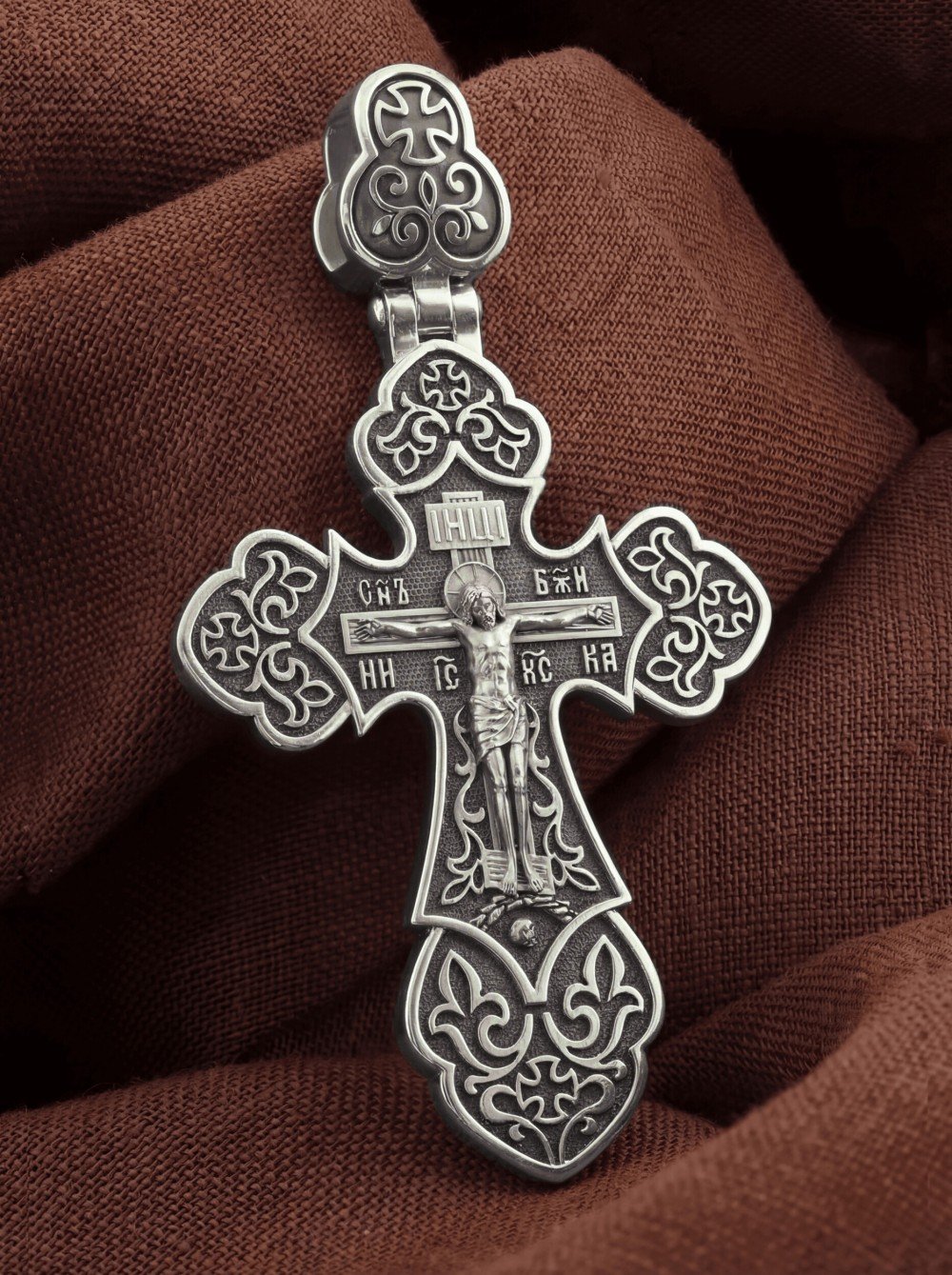 Крест из белого золота