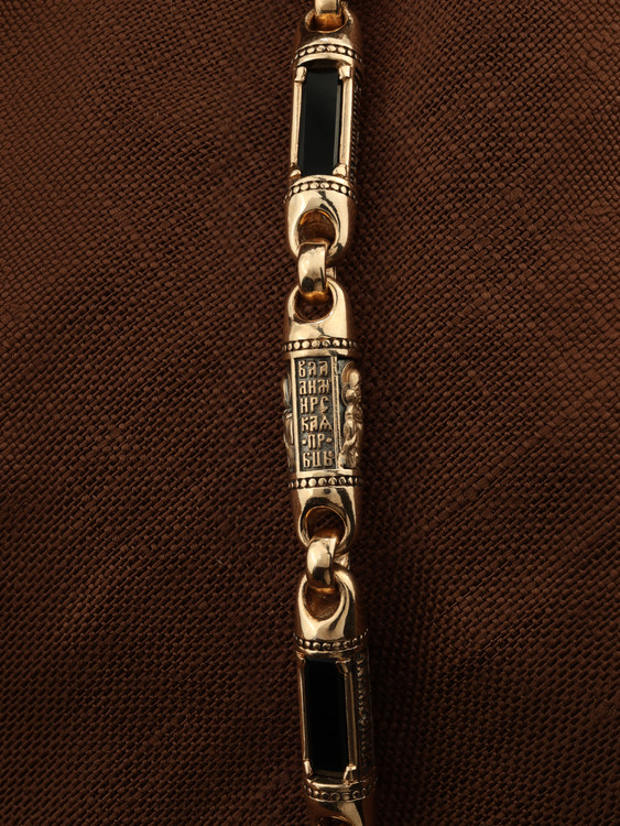 Шнурок кожаный из золота c кожаным шнурком и ониксом