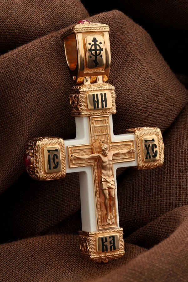 Крест из золота c эмаль , рубином и бивнем мамонта