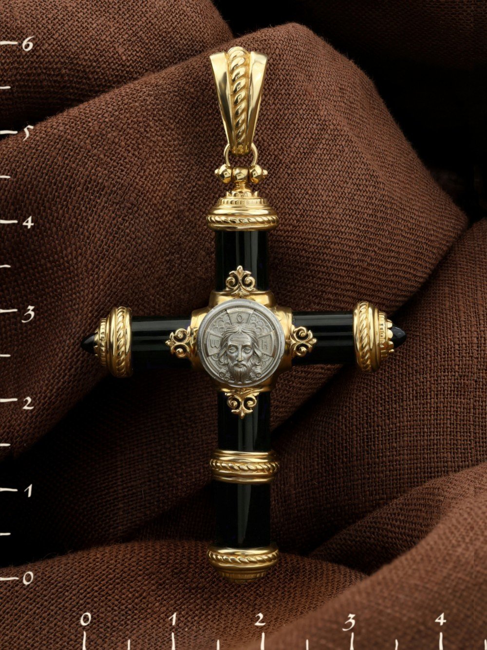 Крест из лимонного золота c ониксом