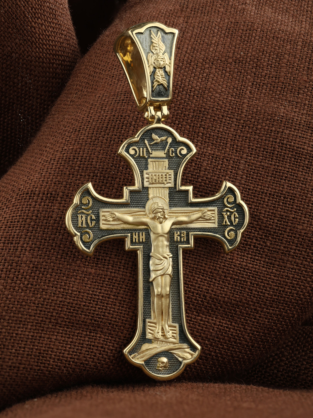 Крест из лимонного золота