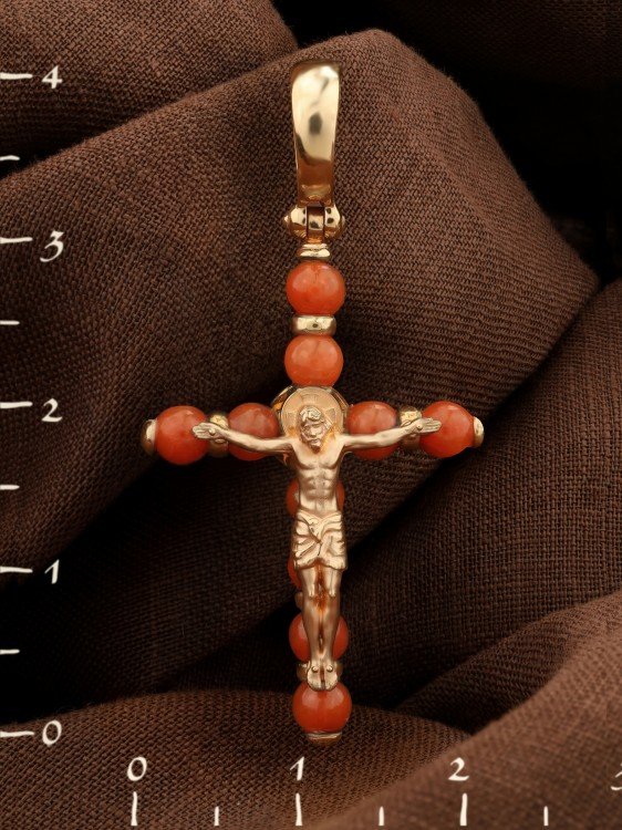 Крест из золота c кораллом