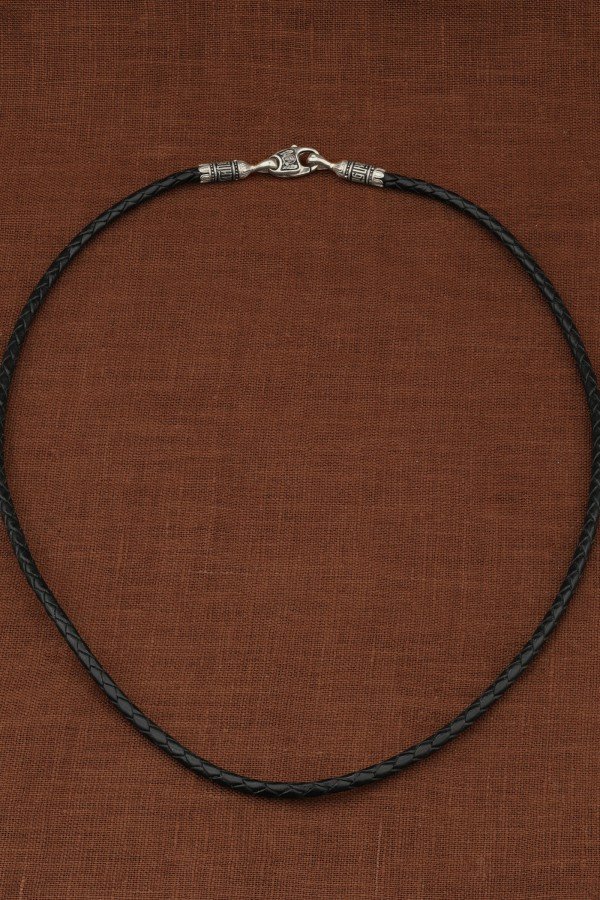 Гайтан из белого золота c кожаным шнурком