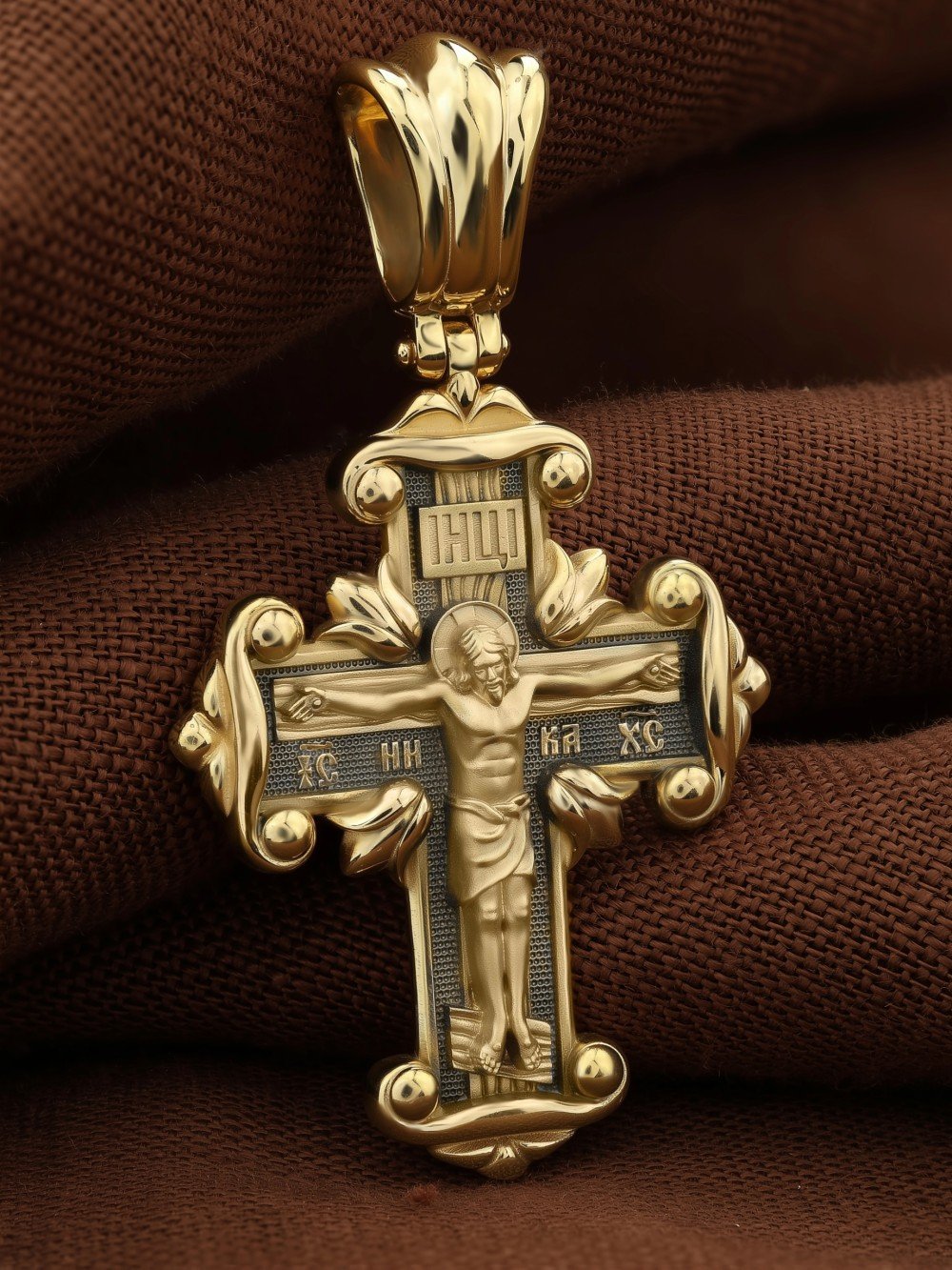 Крест из лимонного золота