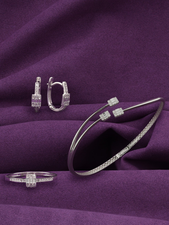 Серьги из белого золота c бриллиантами