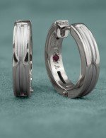 Серьги из белого золота c рубином